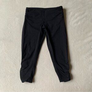 Tuff Athletics Black Crop Capri Workout Gym Leggings